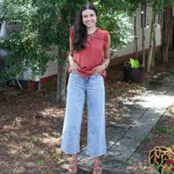 CELLO High Rise Light Wash Wide Leg Cropped Jeans Size 9 - Picture 6 of 8